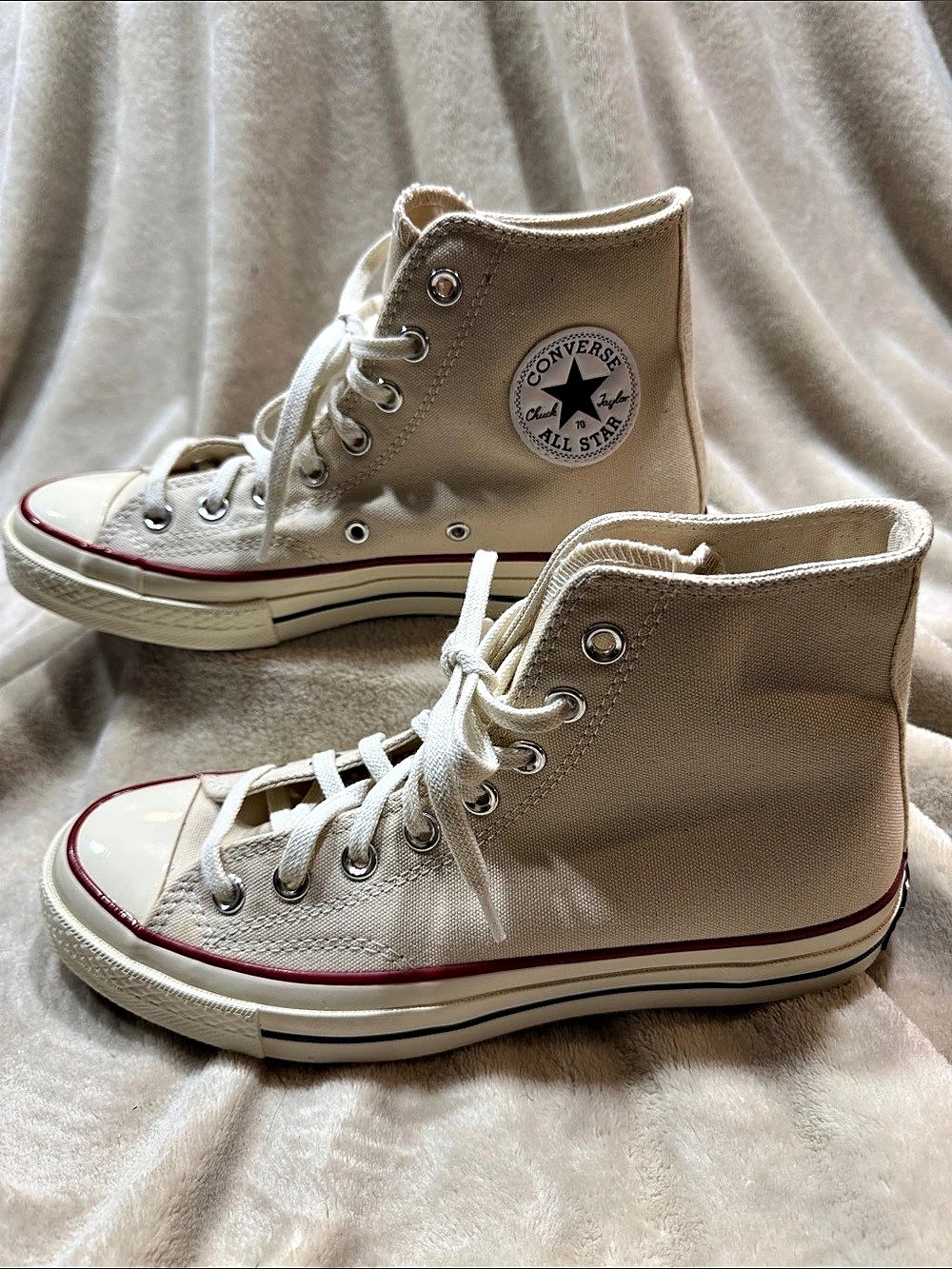 Converse Chuck Taylor All Star High Top Sneakers in White & Red, US 7